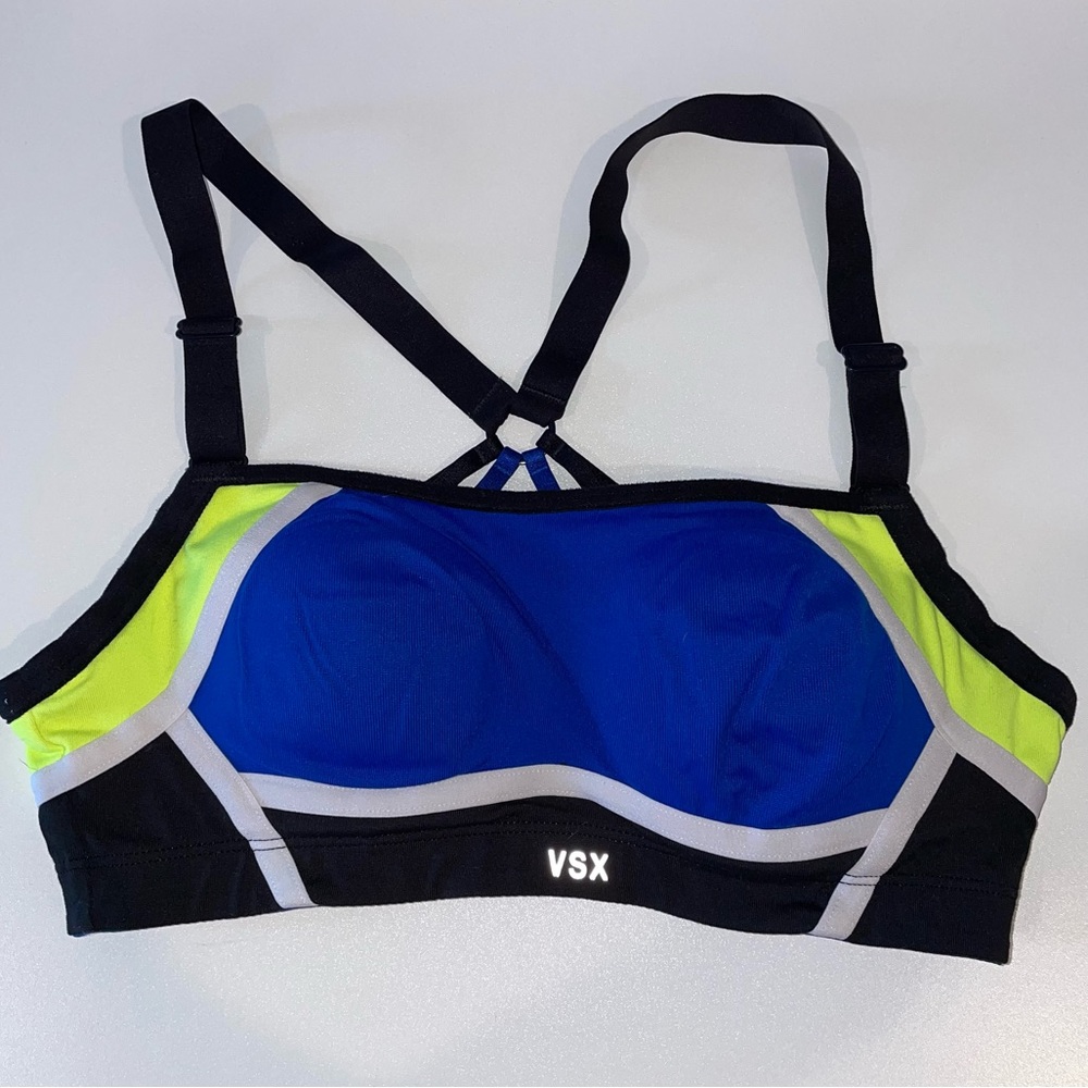 🔥 3 for $15 🔥
Victorias secret sports bra size 32C